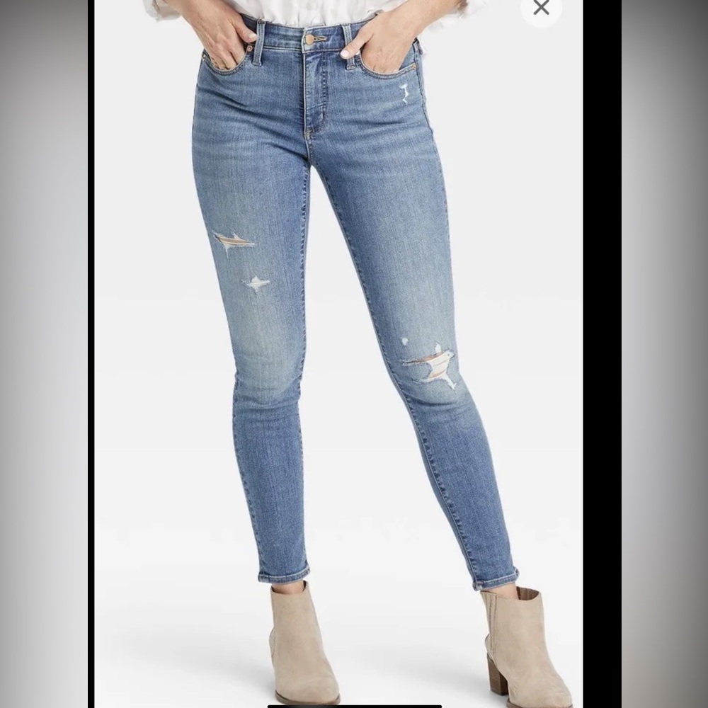 Universal Thread Skinny Jeans High Rise Distressed Medium Wash Size 12